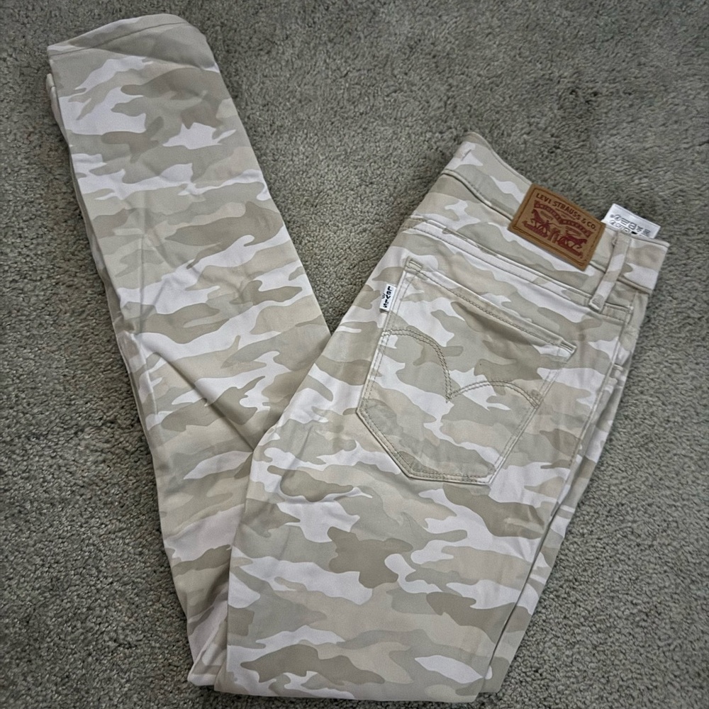 Levi's Tan Skinny Jeans Camo